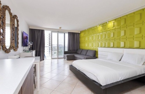 Sunny Isles Beach Resort | ESPECTACULAR OCEAN VIEW STUDIO
