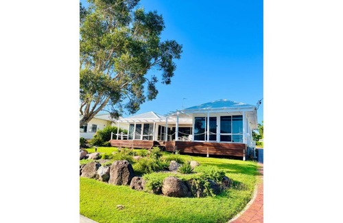 Point Vernon Apartment | Esplanade Ease
