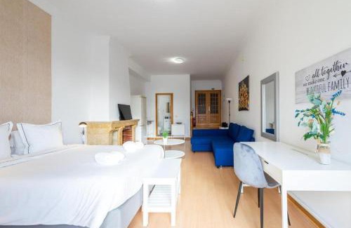 Parede House | Estúdio T0 Kubata Hill