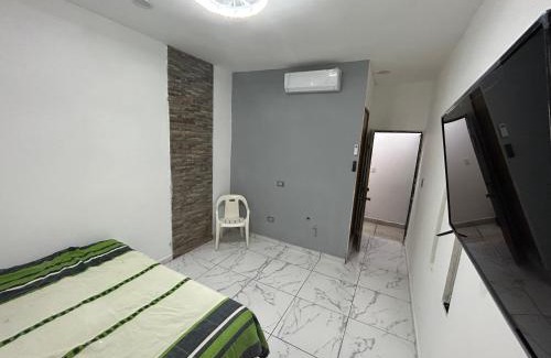 Mazatlan Apartment | Estancia cuarto completo