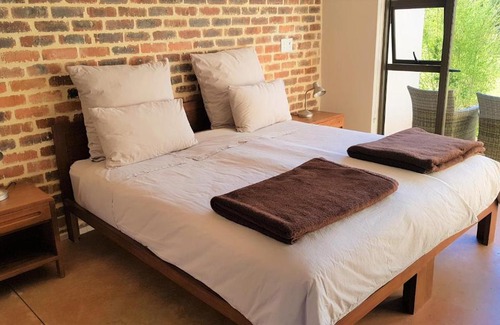 Hekpoort Cabin | Esther's Country Lodge