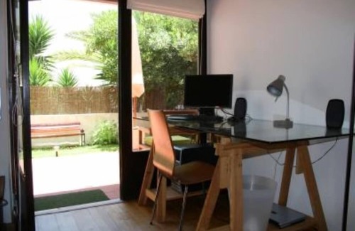 Carcavelos Apartment | Estoril coast! Apartment at 200m from the Beach with a private garden!
