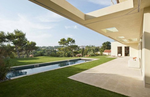 Estoril House | Estoril Modern Villa, heated pool, 800m to the beach, excluvise área