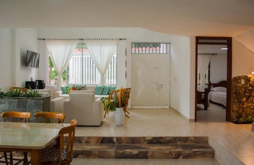 Anapoima House | Estratégica Ubicación-Energía Renovable-Pet Friendly