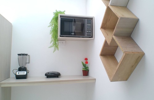 Barranquilla Apartment | Estudio moderno con cocina privada, ideal para vivir con comodidad.