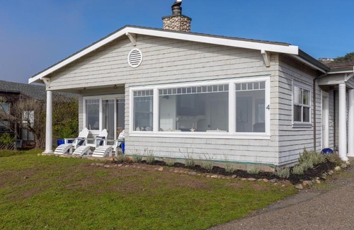Dillon Beach House | Etoile De Mer The Star of the Sea Luxurious Walk to Beach Pool Table, Foosball, Ping Pong VIEWS
