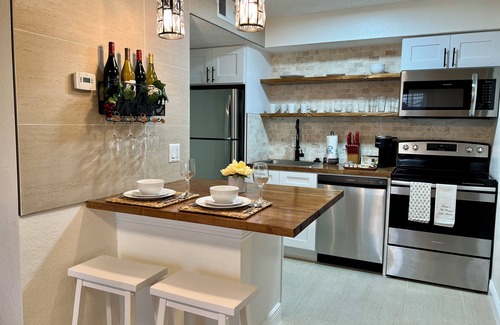 Kissimmee Condo | Euphoria King Suite -Luxury Getaway near Disney B