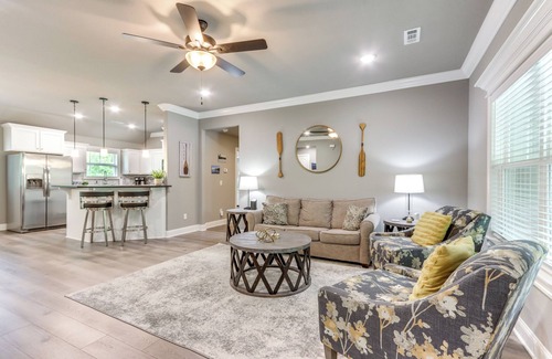 Holiday Island House | Eureka Springs Family Home - 1/2 Mi to Marina!