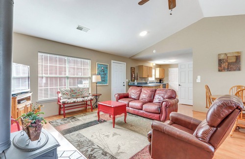 Sylvan Shores House | Eureka Springs Home ~ 1/2 Mi to Beaver Lake!