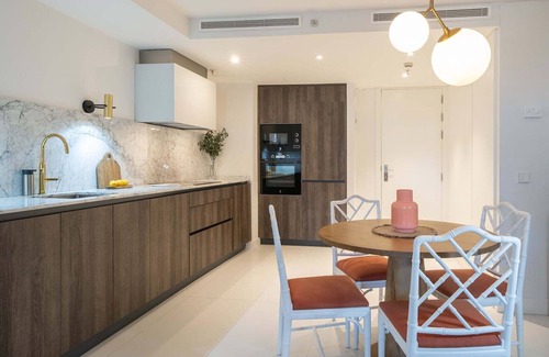 Castillejos Apartment | Eurobuilding 2 - Stylish accommodation in Castellana/Bernabéu by SharingCo