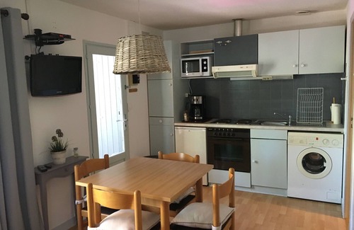 Grayan-Et-L'Hopital Apartment | Euronat, nice studio near the beaches