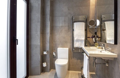 Distrito Centro Hotel | Eurostars Azahar Hotel