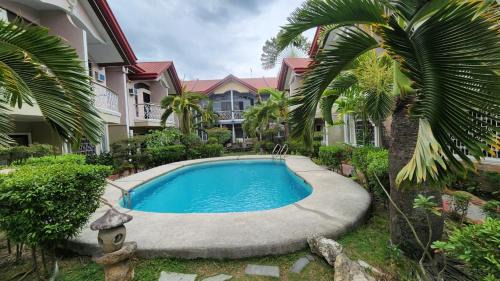 Malabanias Apartment | EV2 Townhouse Hotel