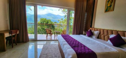 Kunchithanny Hotel | Evaara Resorts