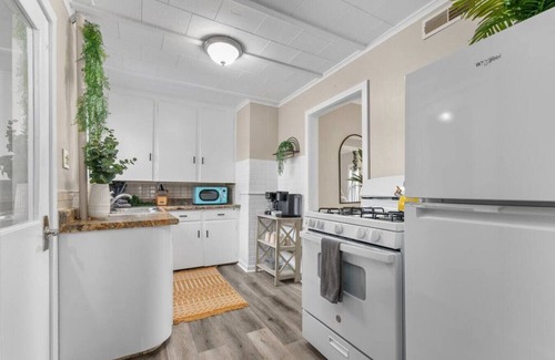 Oshkosh House | Evans St Oshkosh · NEW! Sleeps 6 - Near Downtown & University