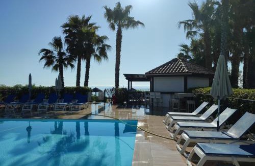 Moriani-Plage Apartment | Evasion Corse Direct mer Piscine Terrasse