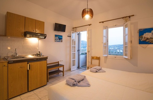 Platis Gialos Hotel | Evdokia Studios