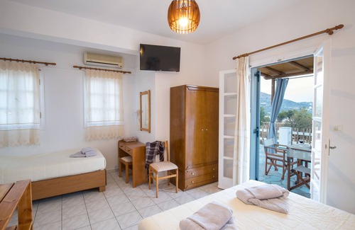 Platis Gialos Hotel | Evdokia Studios