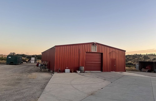 Paso Robles House | Event center- stylish 3000 sf barn with huge bar overlooking vineyard