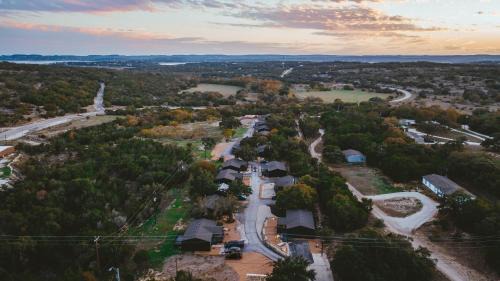 Canyon Lake House | Events & Weddings - Entire 14 Cabin Retreat Sleeps 100 - Texas Hill Country - Pool, Fire Pits, Stargazing