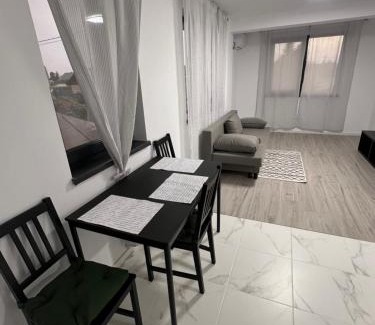 Sector 3 Apartment | EVEREST 33 Ap 2