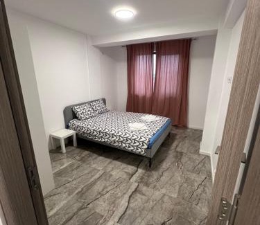 Sector 3 Apartment | EVEREST 33 Ap 3