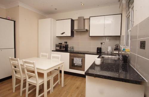 Finsbury Park Apartment | Evergreen Apartments- Flat 2