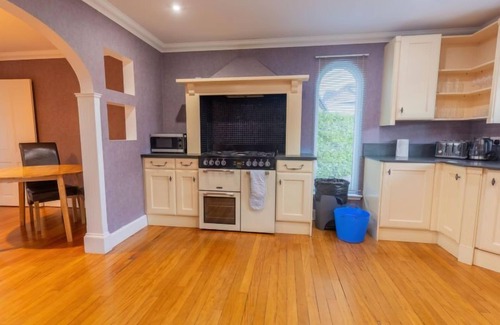 South Galson House | Evergreen House by Interhome