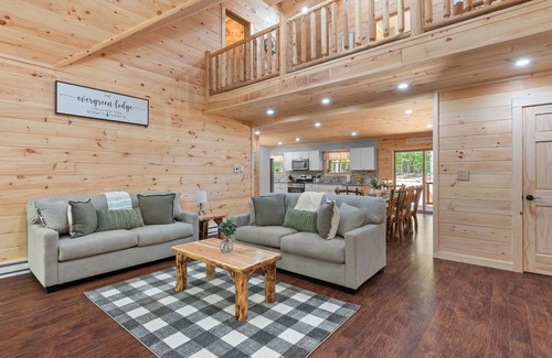 West Oneonta Cabin | Evergreen Lodge Lakefront 6 Br 3Ba Kayaks, Fishing, Hot Tub, Fire Pit, Hiking!