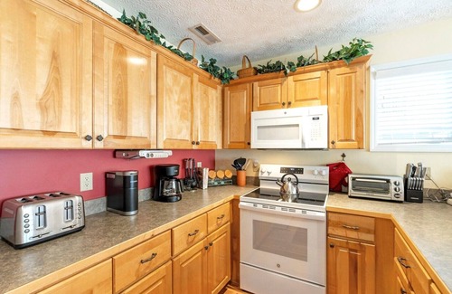 Foscoe Resort | Evergreens 521- 15% DISCOUNT for reservations before June 1st, Mountain Condo, Echota Gated Resor.