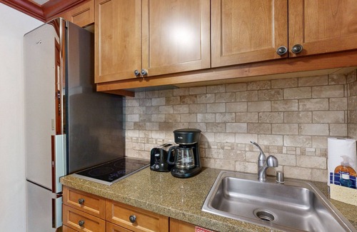 Olympic Valley Condo | Everline Resort & Spa adjoining condos with pool, hot tub, ski-in/ski-out locale
