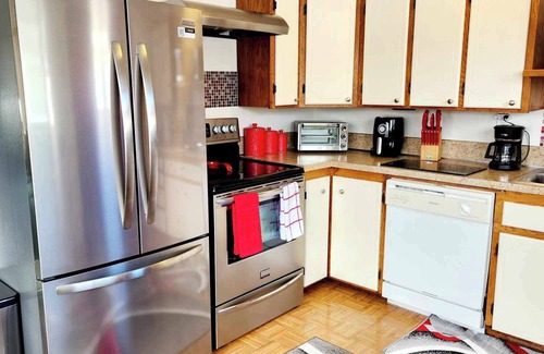 Long Beach House | Everything is a short walk away!