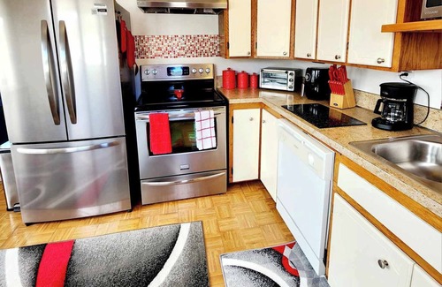 Long Beach House | Everything is a short walk away!