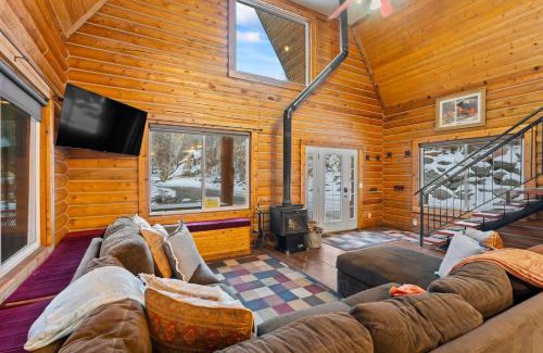 Timber Lakes House | Evy's Family Ranch Cabin, Secluded