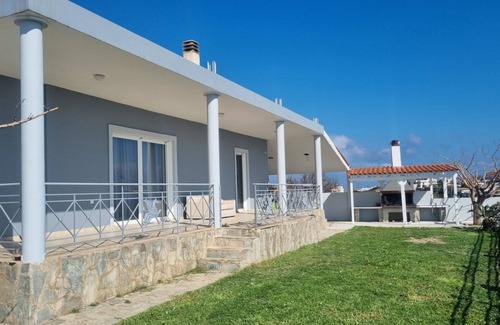 Agia Marina Mikrolimanou Villa | Excellent view.Three minutes from the sea.Blue and crystal Aegean waters.