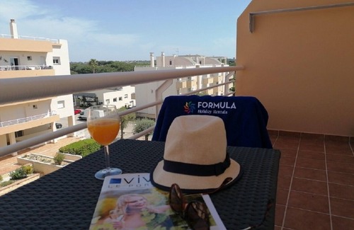 Quarteira Apartment | Excellent 2 bedroom apartment with pool and parking