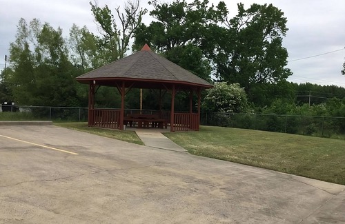 Cabot House | Excellent Choice! w/Free Parking & Breakfast, Pet-friendly Property!