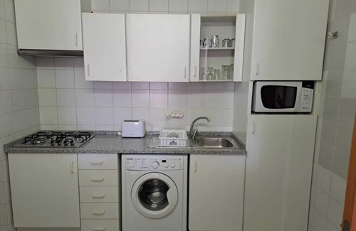 Costa de Caparica Apartment | Excellent Location - 4 Guests - Free Parking