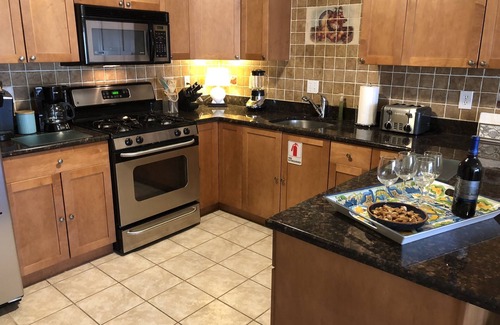 Wildwood Condo | Excellent Location! 3BR/3BA - 1 block to Beach, Boards and Conv Ctr