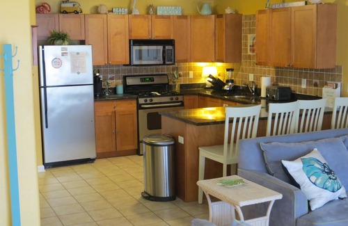 Wildwood Condo | Excellent Location! 3BR/3BA - 1 block to Beach, Boards and Conv Ctr