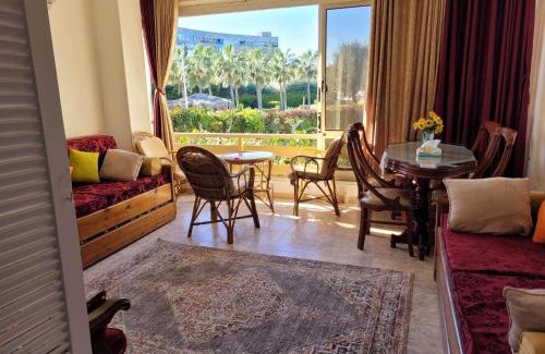 Al-Muntazah Apartment | Excellent location sea and garden view super Lux موقع متميز المعموره الشاطىء و كبير الحجم للعائلات فقط سوبر لوكس مع كارنيهات بوابه الدخول طول العام و الشاطىء الخاص من اول مايو لآخر اكتوبر ويوجد خدمه نزلاء لراحتك