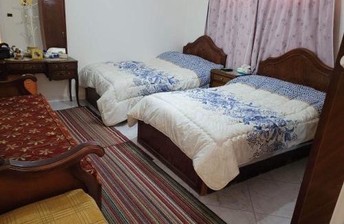 Al-Muntazah Apartment | Excellent location sea and garden view super Lux موقع متميز المعموره الشاطىء و كبير الحجم للعائلات فقط سوبر لوكس مع كارنيهات بوابه الدخول طول العام و الشاطىء الخاص من اول مايو لآخر اكتوبر ويوجد خدمه نزلاء لراحتك