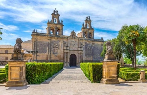 Ubeda Apartment | Excellent location to all historic building and monuments in Ubeda