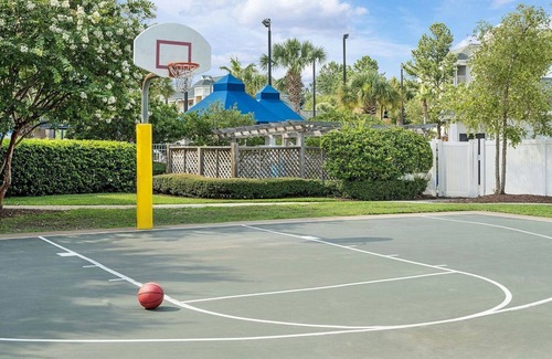 Myrtle Beach Villa | Excellent place to stay! Ultra large rooms and beds, gated entrance