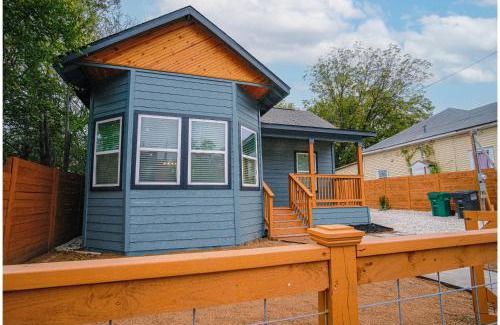 Historic Garderns House | Exceptional 5BR So Close to Riverwalk and Downtown