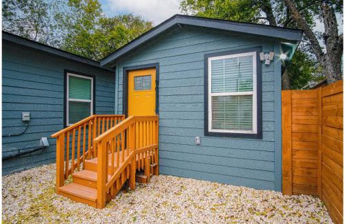 Historic Garderns House | Exceptional 5BR So Close to Riverwalk and Downtown