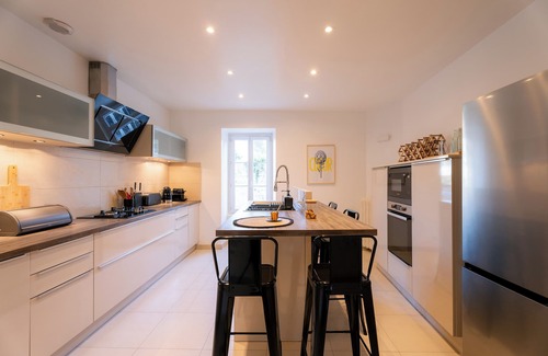 Vannes Apartment | Exceptional apartment on the port of Vannes - private parking included - 8 p