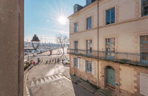 Vannes Apartment | Exceptional apartment on the port of Vannes - private parking included - 8 p