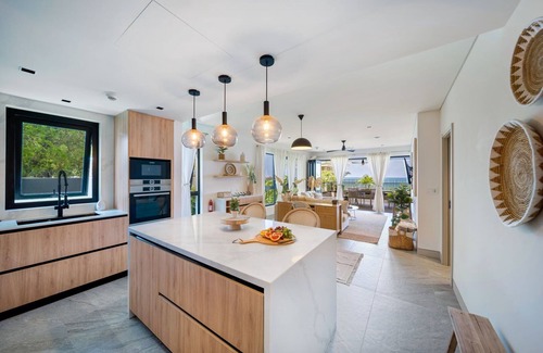 Brighton Condo | Exceptional Beachfront Condo - Allure 101