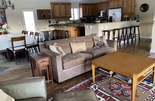 Morrison House | Exceptional Contemporary Mtn. Home near Red Rocks & Denver with Gourmet Kitchen